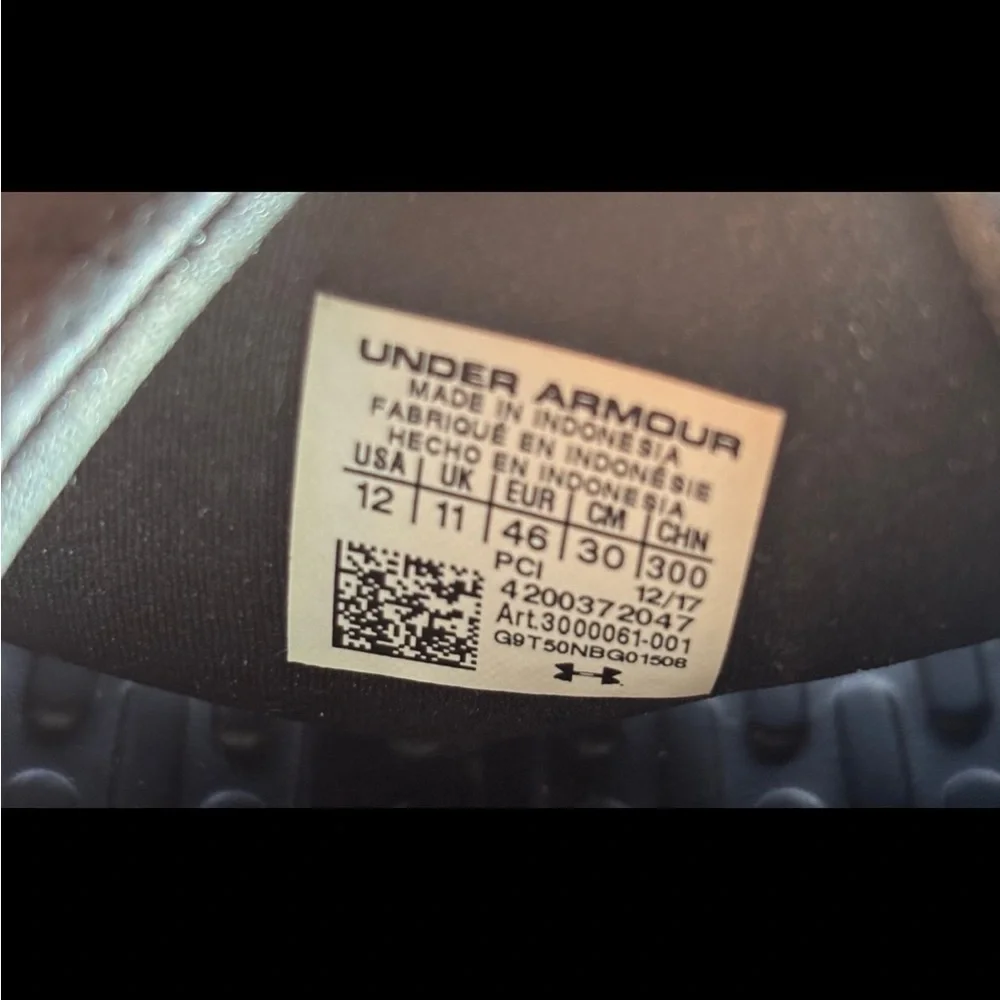 Under Armour Black Athletic Slides - Picture 2 of 2
